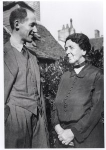 Marcel Jouhandeau (1888-1979) com sua mãe, c.1931